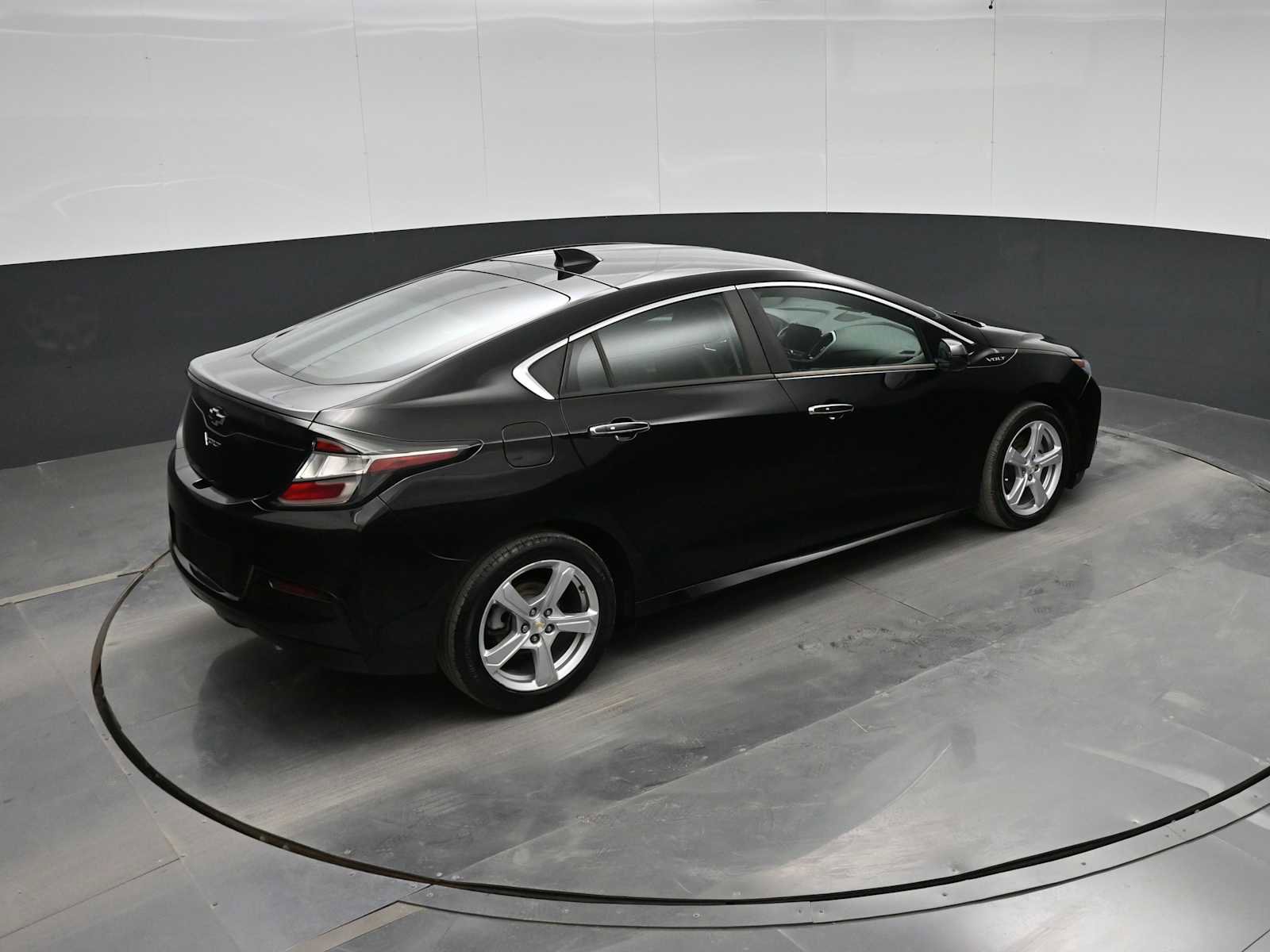 Used 2018 Chevrolet Volt LT w/ Comfort Package FWD image 30