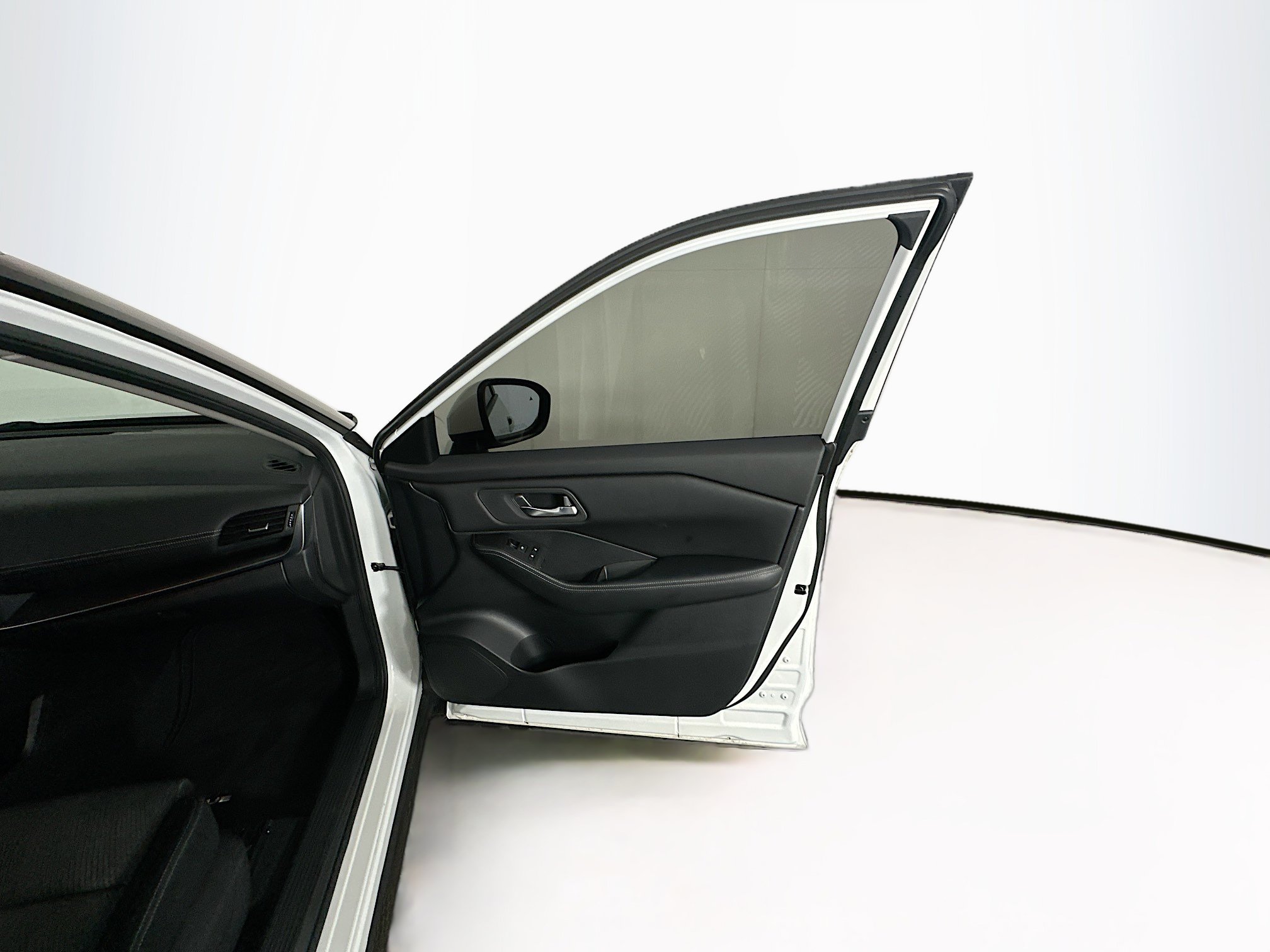 Used 2024 Nissan Rogue SV FWD image 31