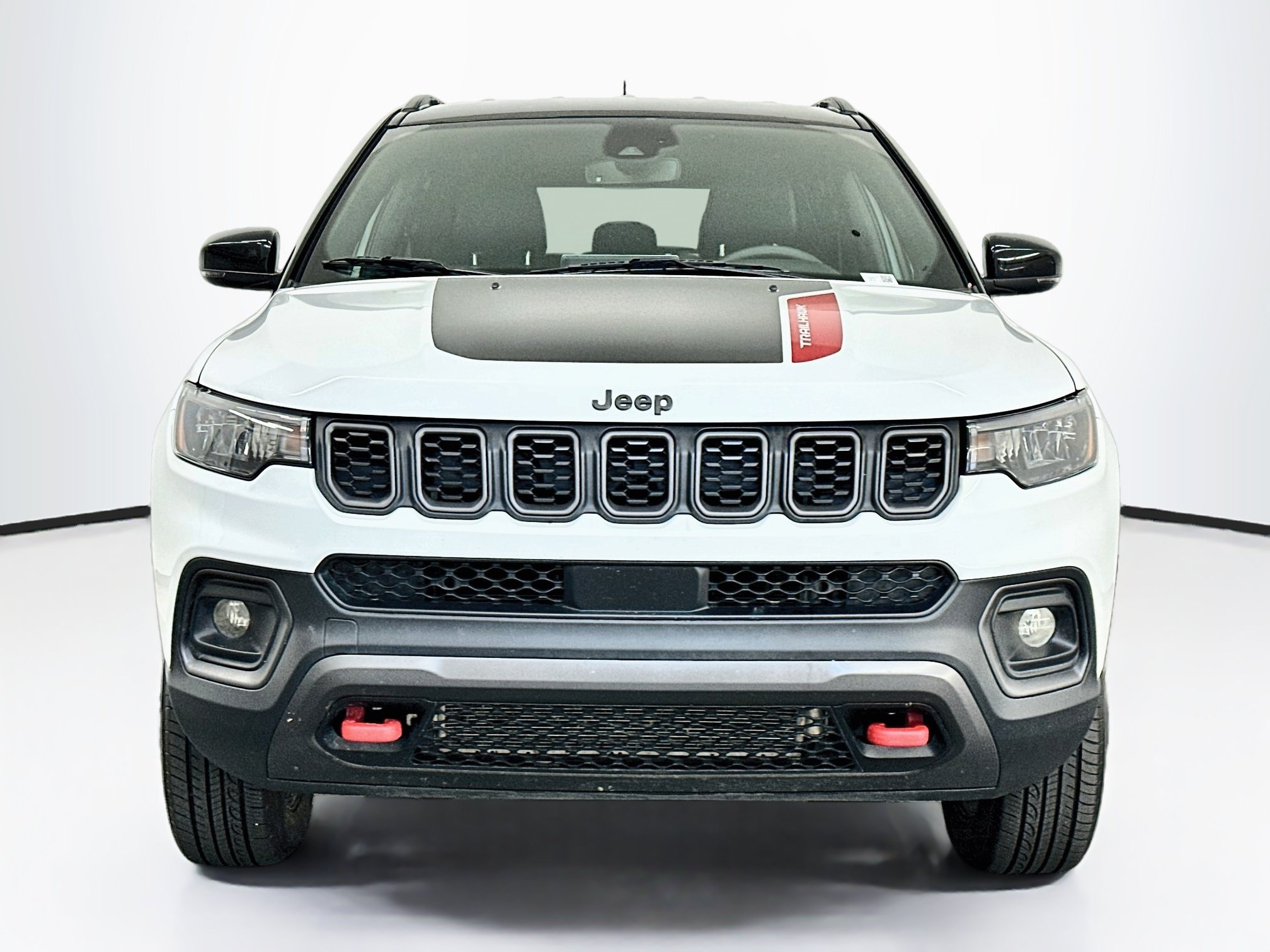 Used 2025 Jeep Compass Trailhawk AWD/4WD image 2