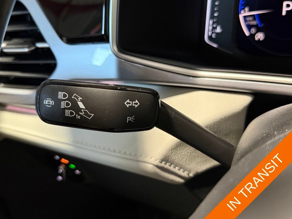 Used 2025 Volkswagen Taos SEL AWD/4WD image 18