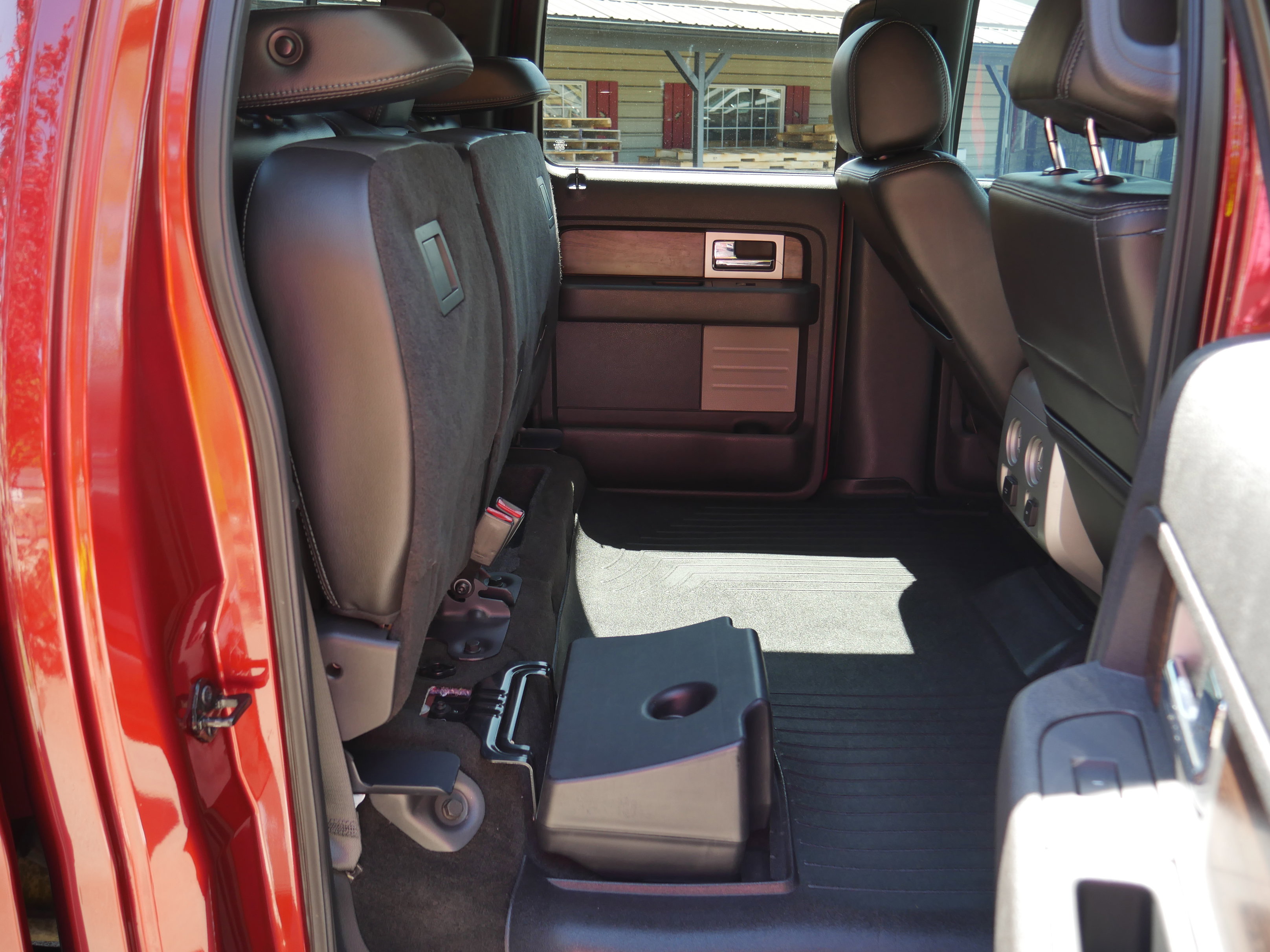 Used 2014 Ford F150 Lariat w/ Equipment Group 502A Luxury AWD/4WD image 32