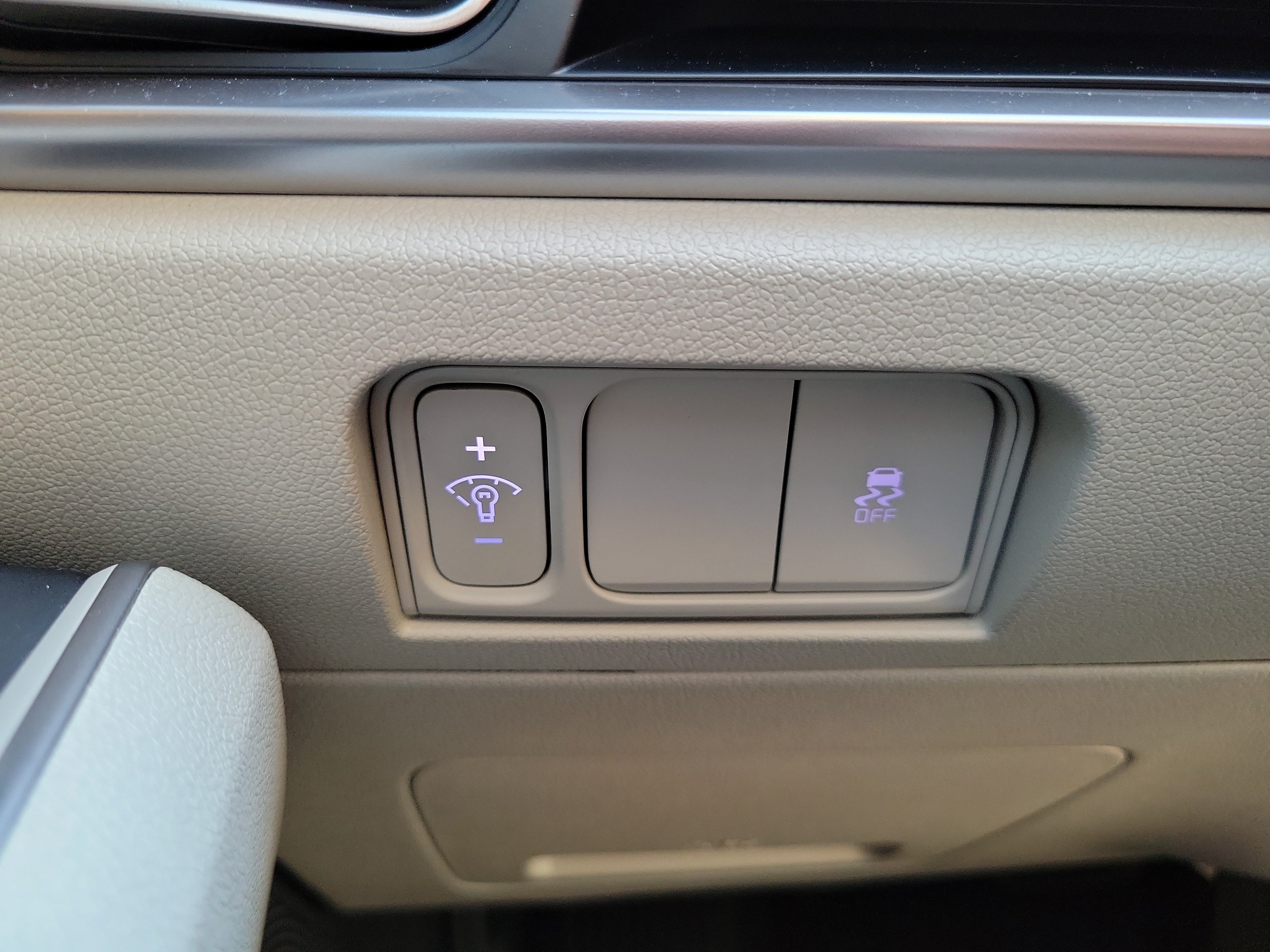 Certified 2025 Kia Sorento S FWD image 22