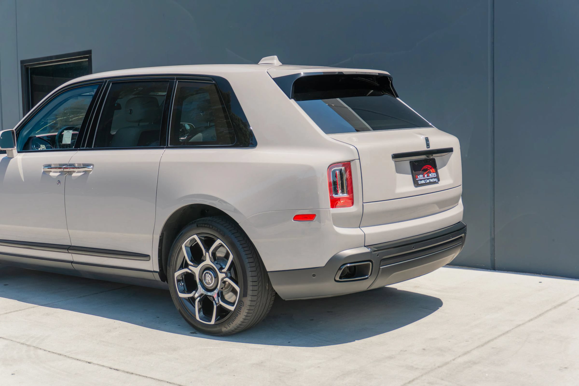 Used 2024 Rolls-Royce Cullinan Black Badge AWD/4WD image 23