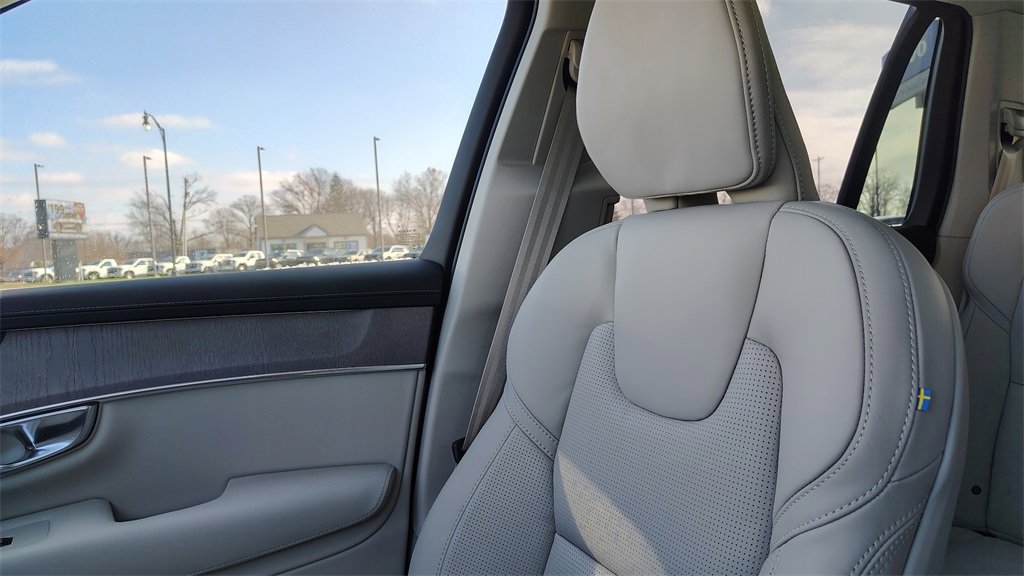 New 2026 Volvo XC90 B6 Ultra image 25