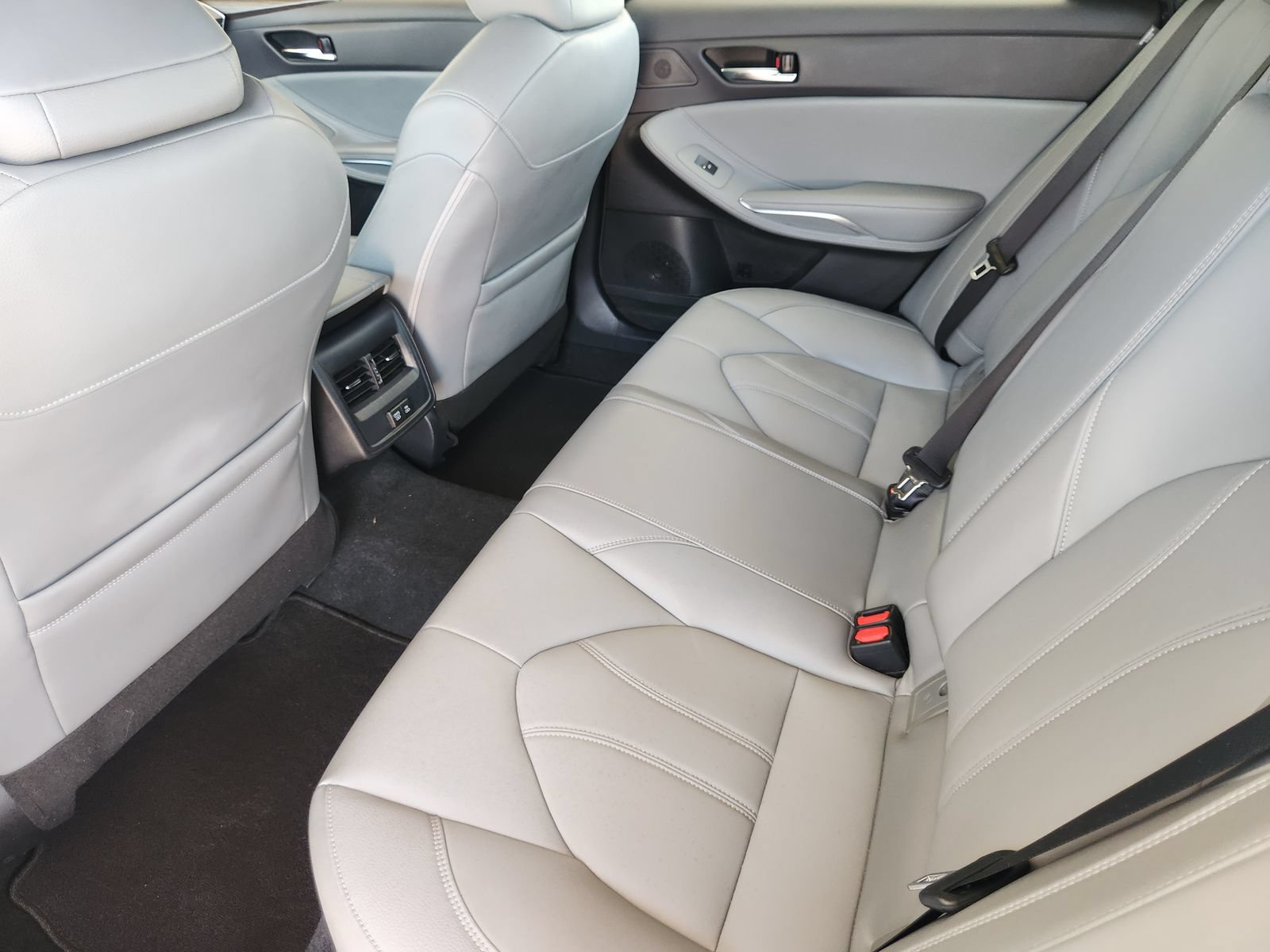 Used 2022 Toyota Avalon XLE FWD image 31