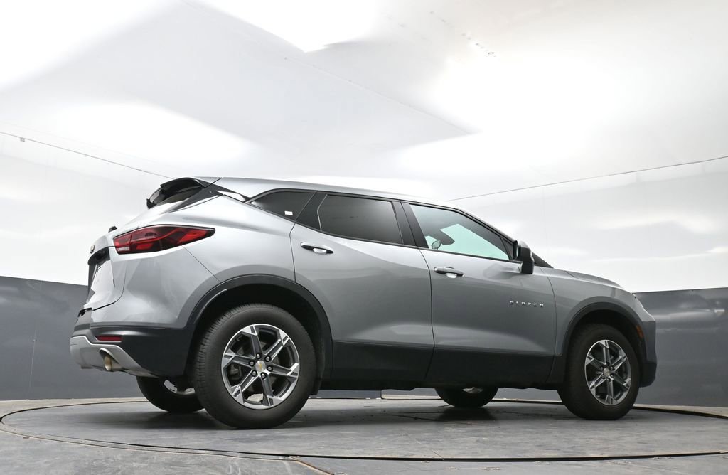 Used 2023 Chevrolet Blazer LT FWD image 23