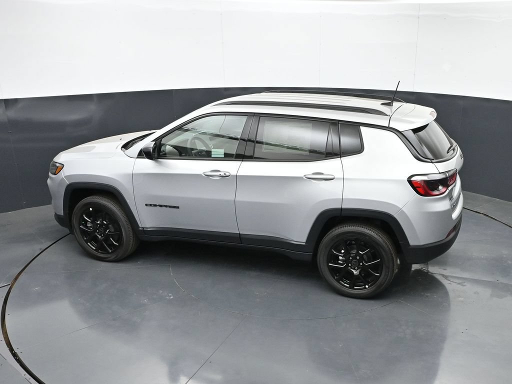 New 2026 Jeep Compass Latitude AWD/4WD image 40
