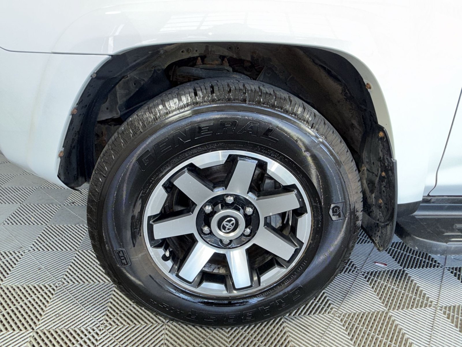 Used 2019 Toyota 4Runner TRD Off-Road Premium AWD/4WD image 12