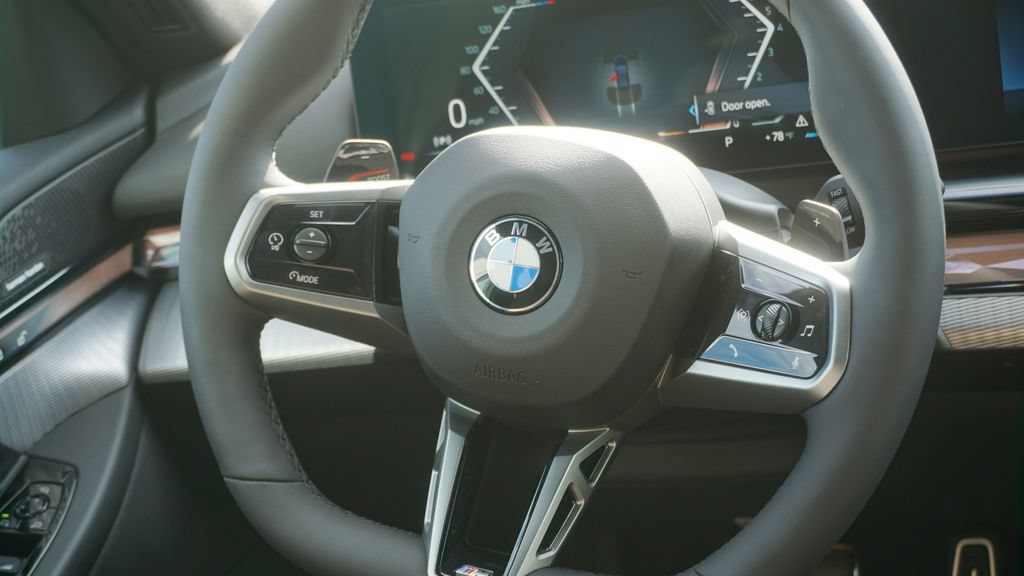 New 2027 BMW 530i xDrive w/ M Sport Package AWD/4WD image 16