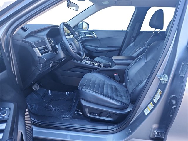 Used 2024 Mitsubishi Outlander SE image 38