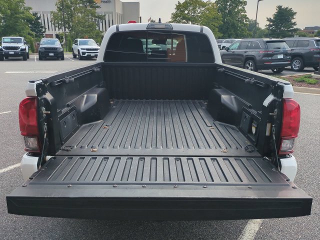 Used 2018 Toyota Tacoma TRD Sport RWD image 13
