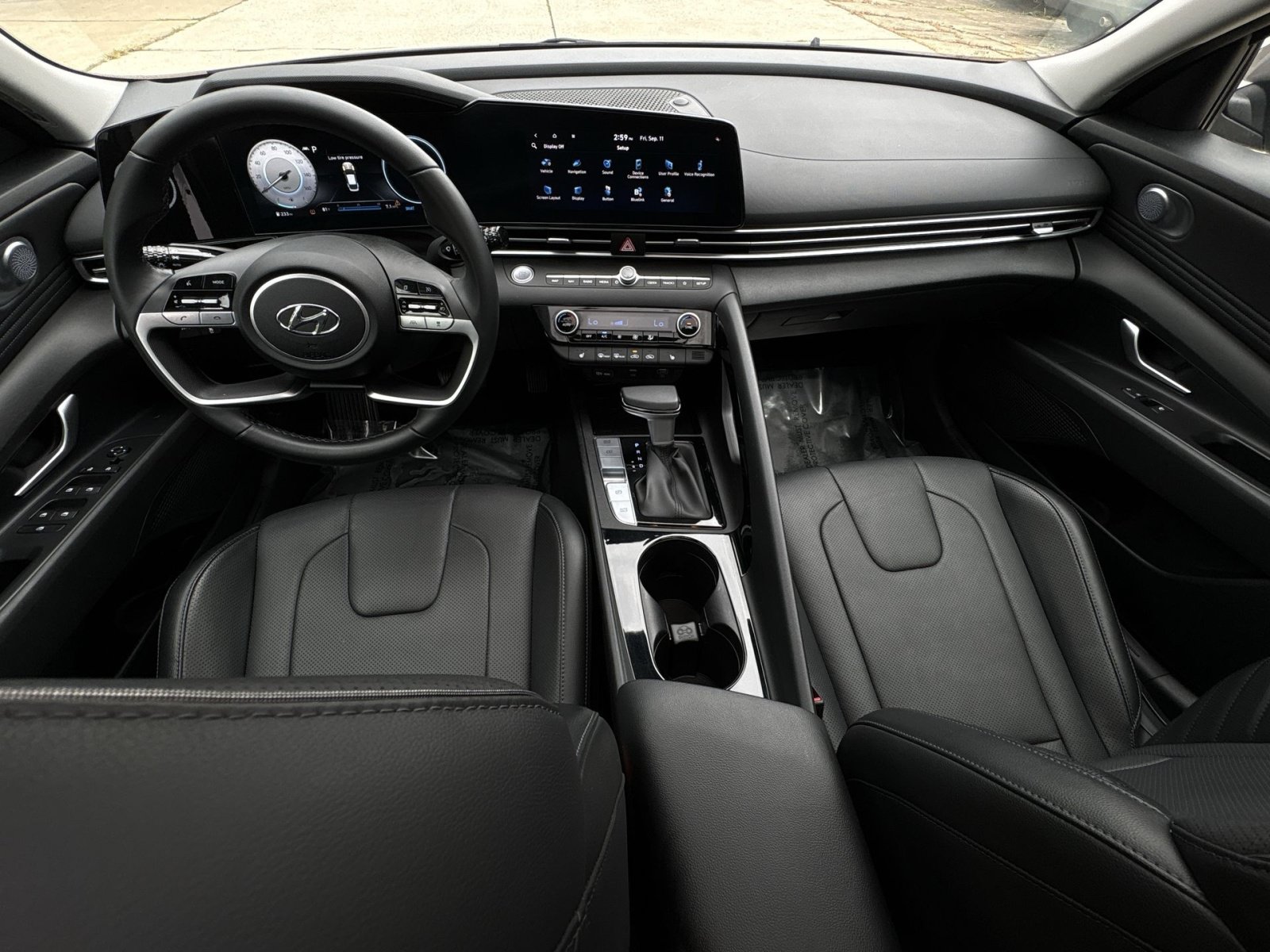 Used 2023 Hyundai Elantra Limited w/ Cargo Package FWD image 34