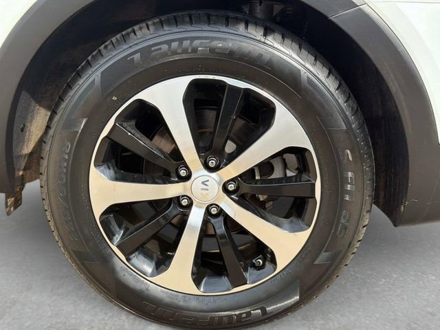 Used 2016 Kia Sorento EX w/ EX Premium Package image 11