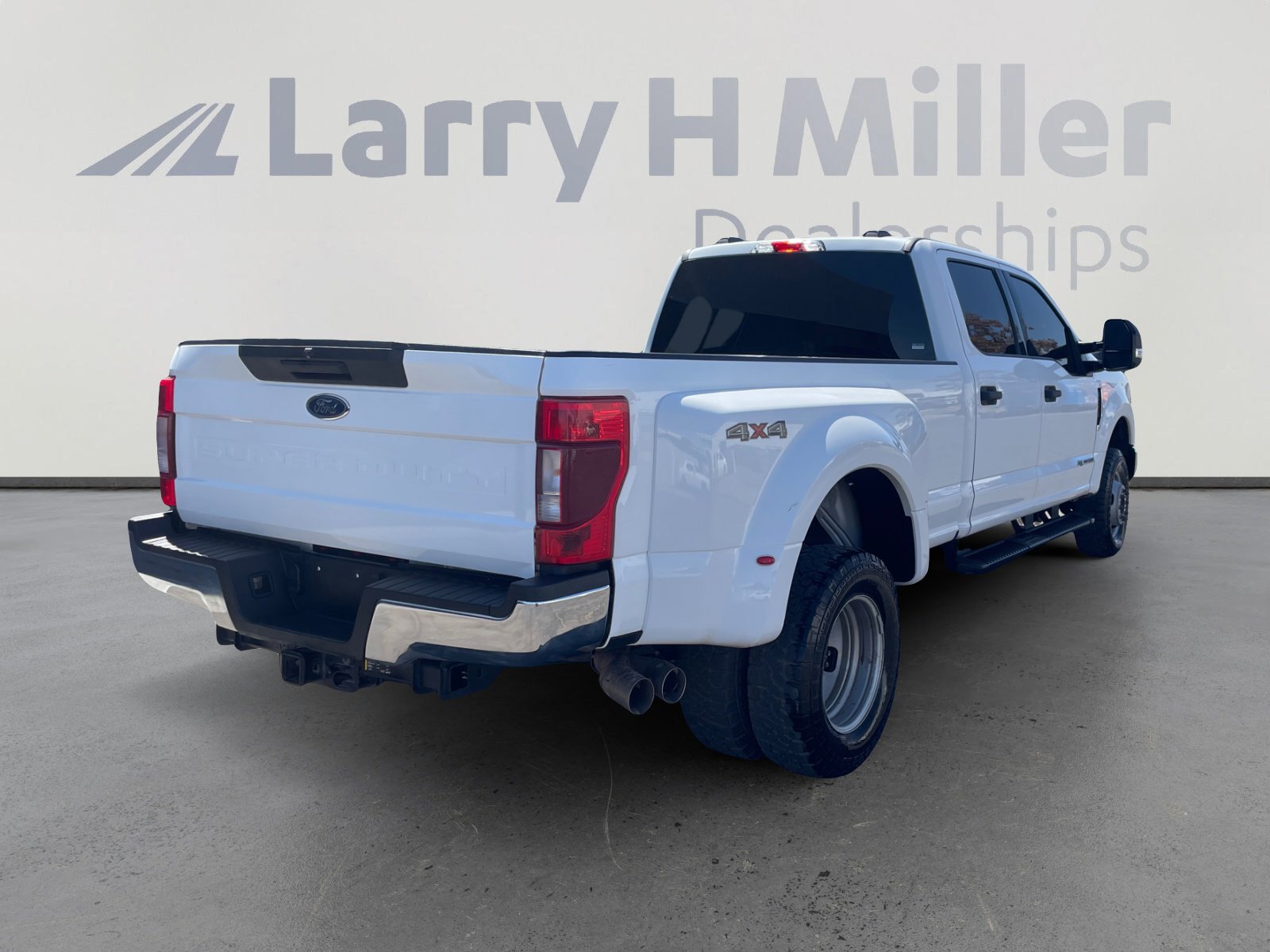 Used 2022 Ford F350 XLT AWD/4WD image 5