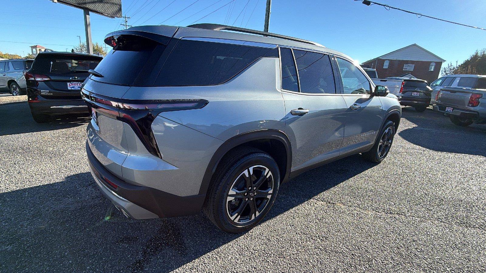 New 2027 Chevrolet Traverse LT w/ Driver Confidence Package FWD image 8