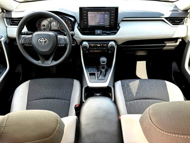 Used 2021 Toyota RAV4 XLE w/ Convenience Package FWD image 29