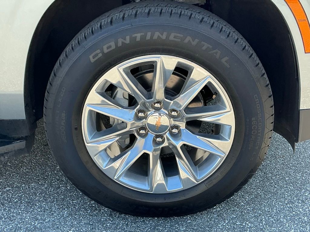 Used 2025 Chevrolet Suburban Premier image 13