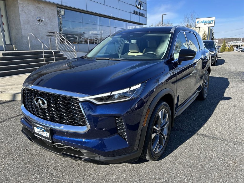 Certified 2023 INFINITI QX60 Luxe w/ Cargo Package image 4