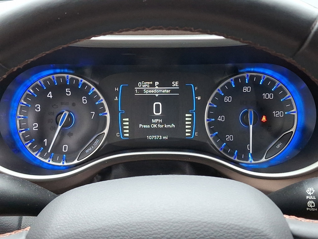 Used 2017 Chrysler Pacifica Touring-L FWD image 21