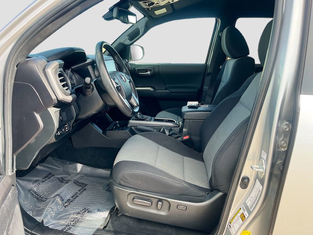 Used 2022 Toyota Tacoma TRD Off-Road w/ Technology Package image 20