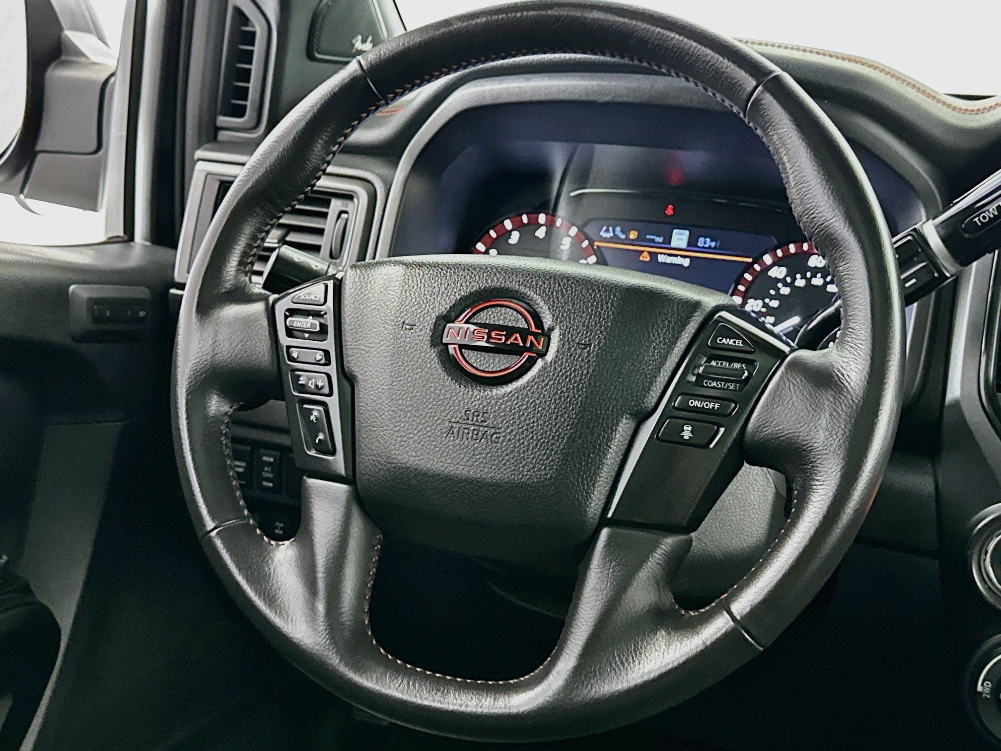 Used 2023 Nissan Titan PRO-4X w/ Pro-4x Convenience Package AWD/4WD image 8