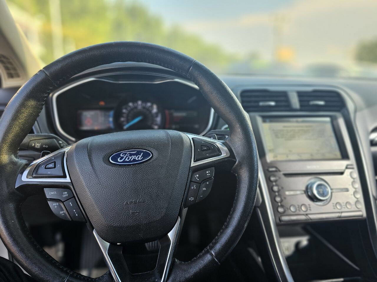 Used 2019 Ford Fusion Titanium image 12