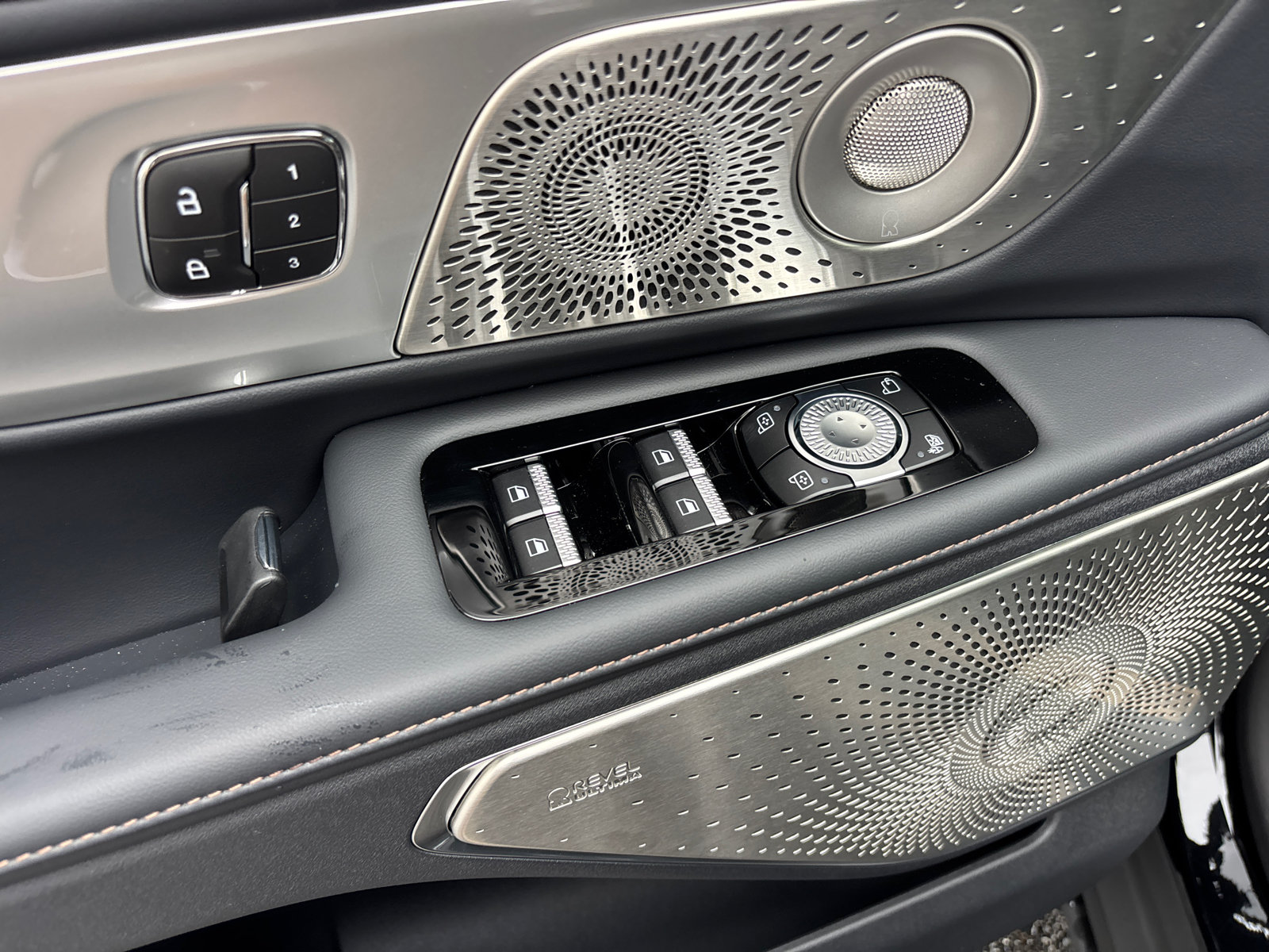 New 2026 Lincoln Nautilus Reserve AWD/4WD image 13