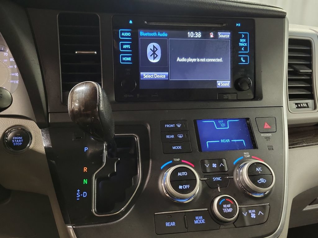Used 2017 Toyota Sienna XLE Premium FWD image 20