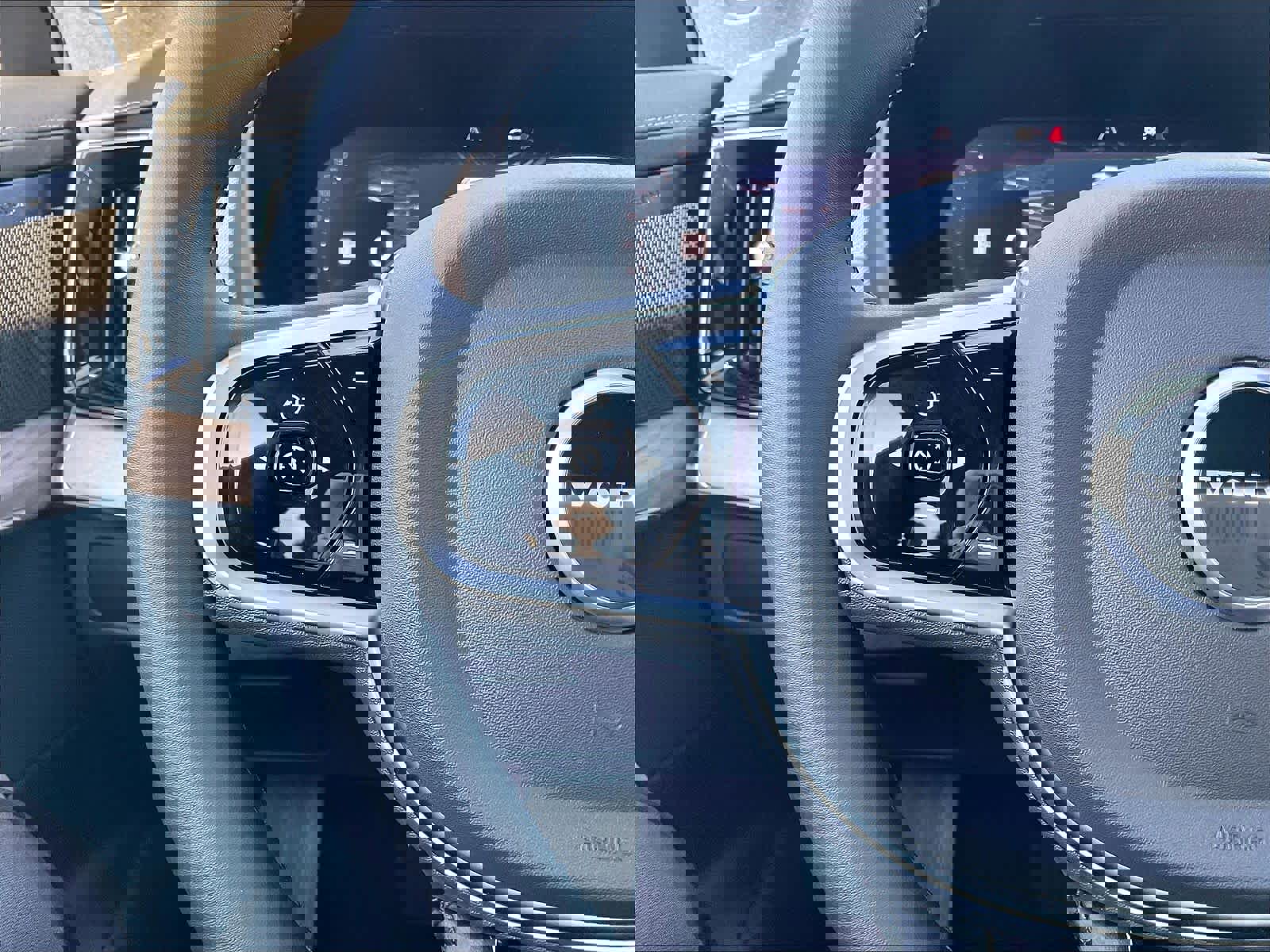 New 2026 Volvo XC90 T8 Plus w/ Protection Package Premier image 17