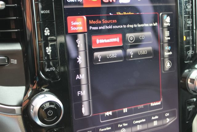 Used 2019 RAM 1500 Laramie AWD/4WD image 25