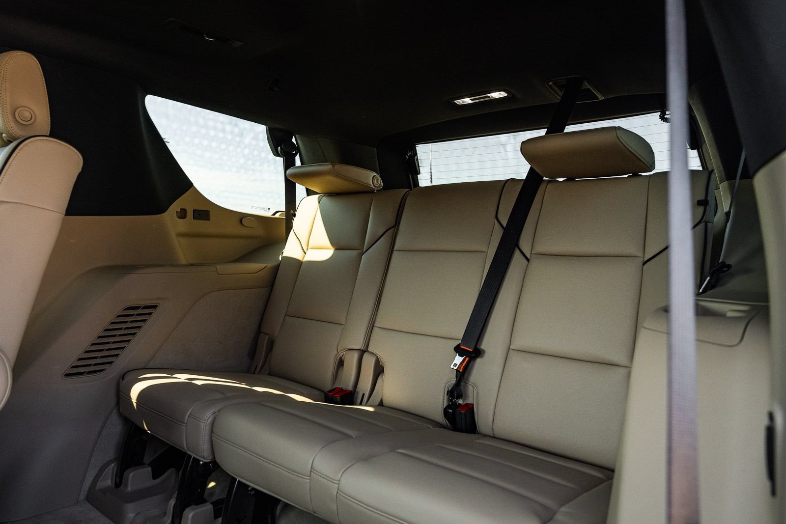 Used 2024 Cadillac Escalade Premium Luxury AWD/4WD image 18