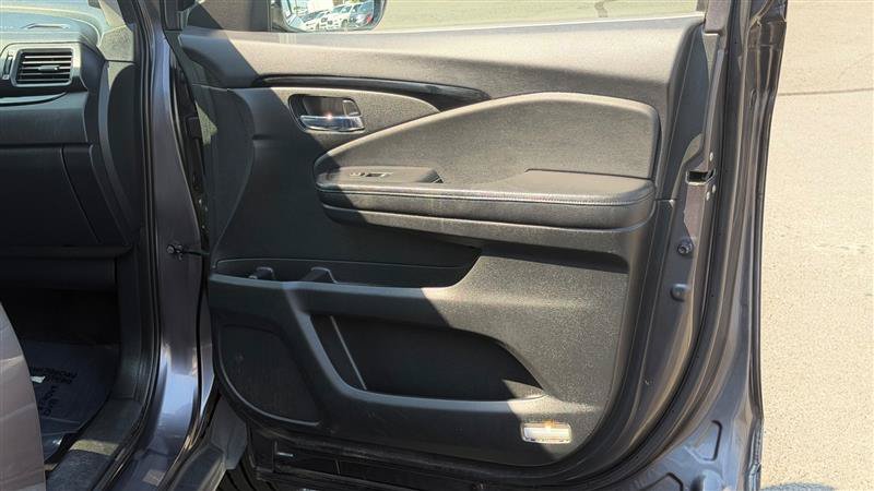 Used 2017 Honda Pilot Touring image 34