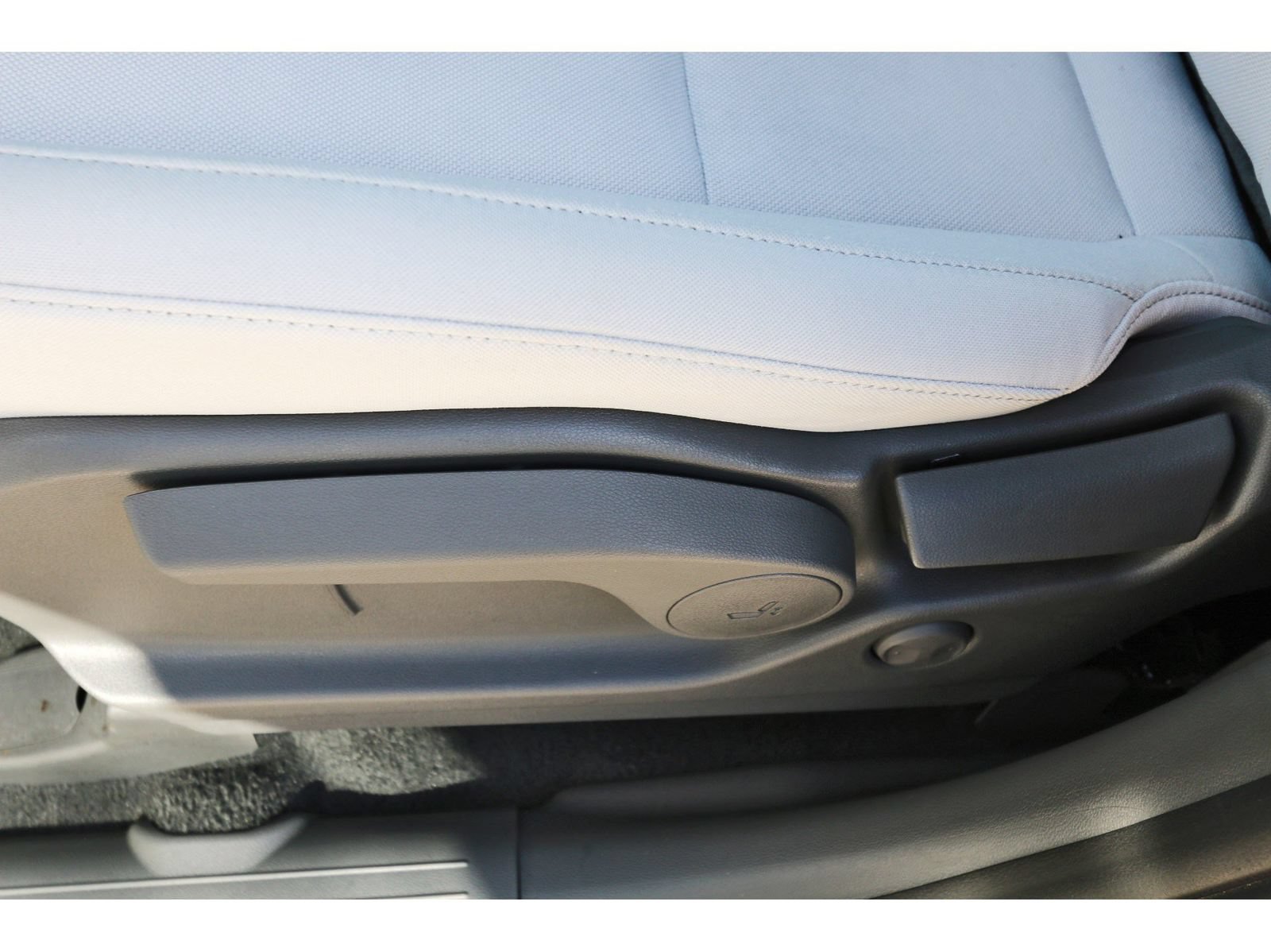 Certified 2026 Hyundai Santa Fe SE FWD image 30