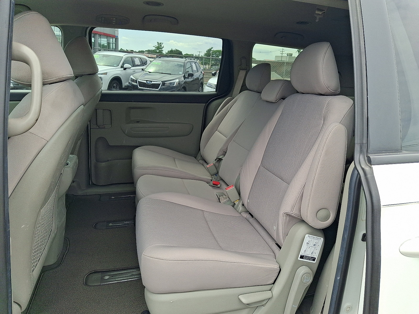 Used 2021 Kia Sedona LX FWD image 11