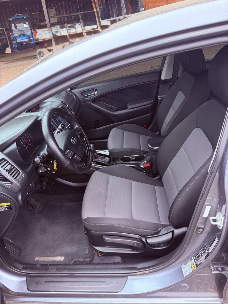 Used 2018 Kia Forte S FWD image 7