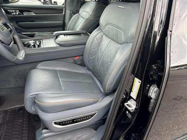Used 2024 Jeep Grand Wagoneer Series III w/ Rear Seat Video Group 1 AWD/4WD image 9