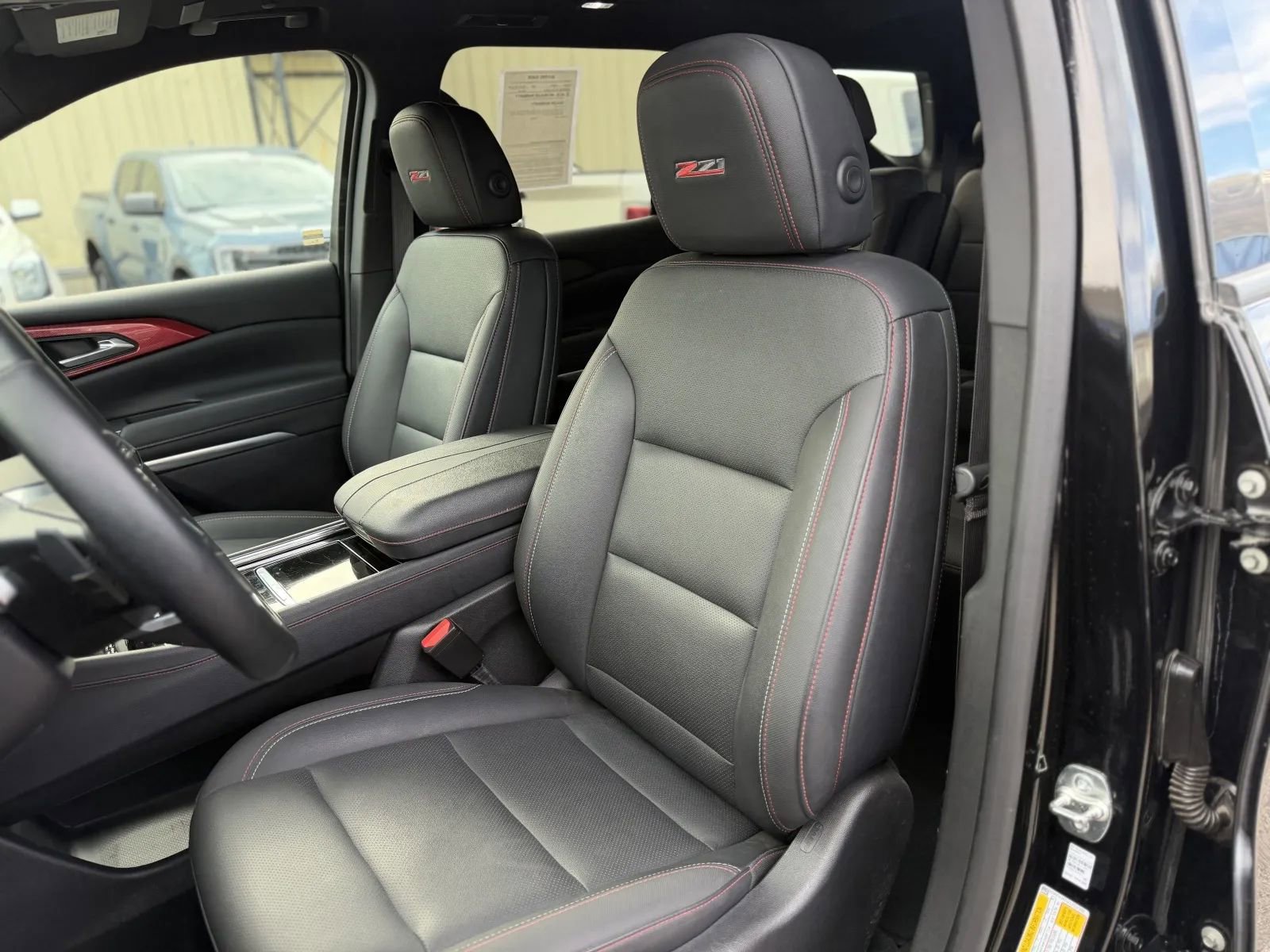 Used 2025 Chevrolet Traverse Z71 w/ Driver Confidence Package AWD/4WD image 15