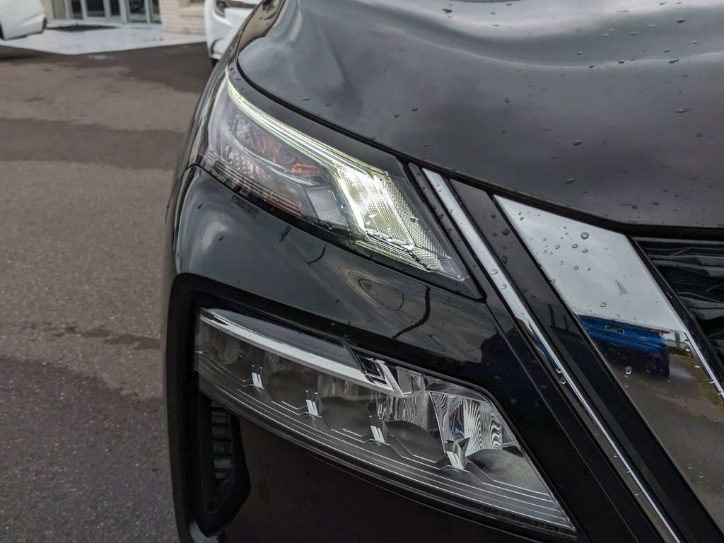 Used 2023 Nissan Rogue SL w/ SL Premium Package image 9