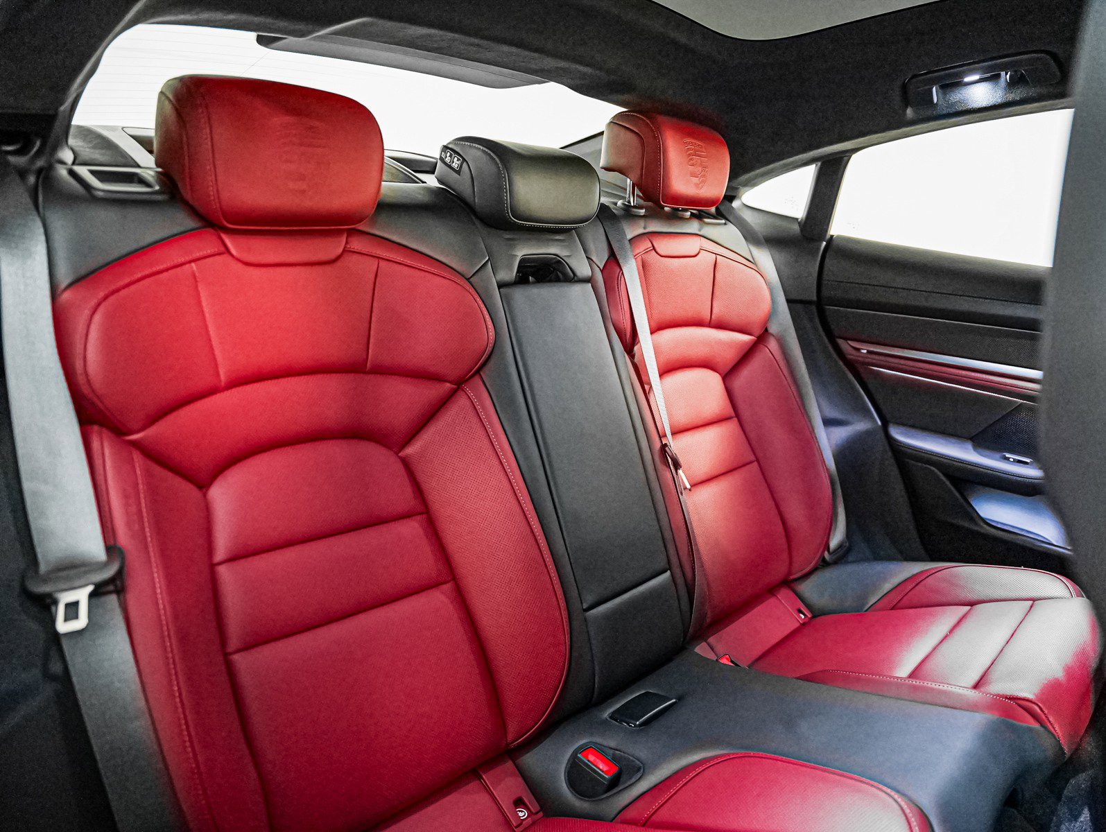 Certified 2022 Porsche Taycan GTS image 6