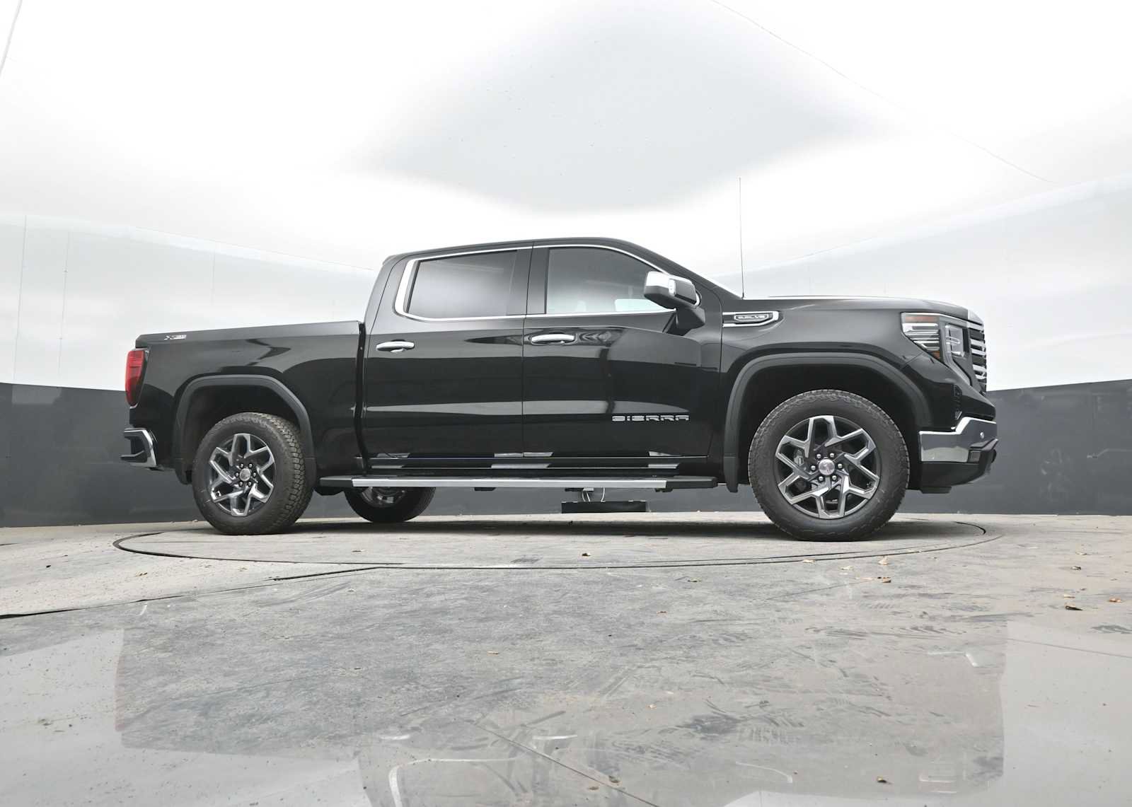 New 2026 GMC Sierra 1500 SLT w/ SLT Premium Package image 38