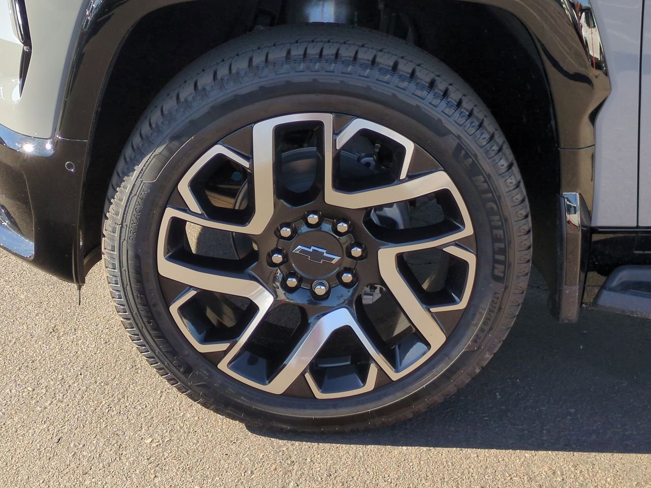 New 2025 Chevrolet Silverado EV RST image 32