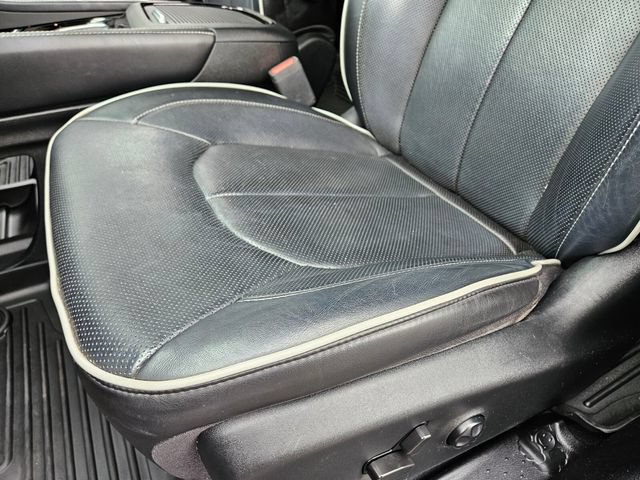 Used 2022 Chrysler Pacifica Limited w/ S Appearance Package FWD image 8