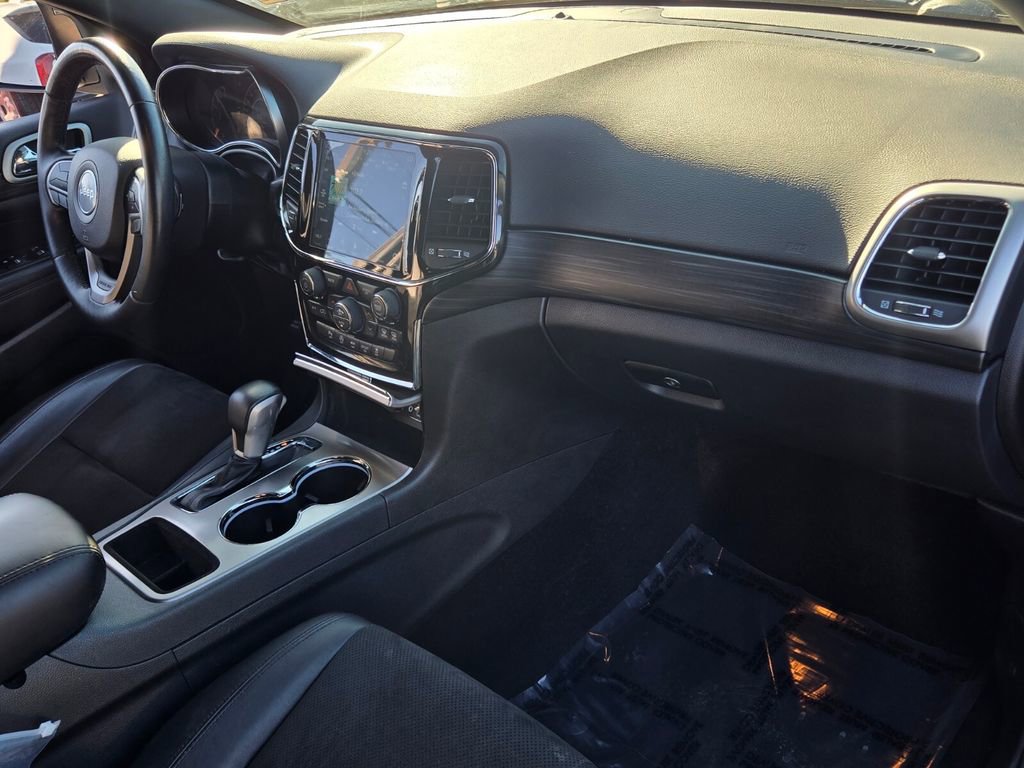 Used 2021 Jeep Grand Cherokee Laredo X image 16