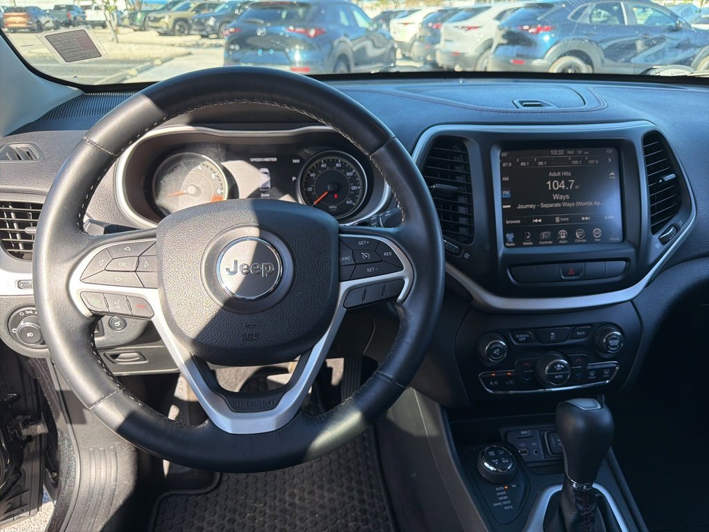 Used 2015 Jeep Cherokee Trailhawk w/ Comfort/Convenience Group image 16