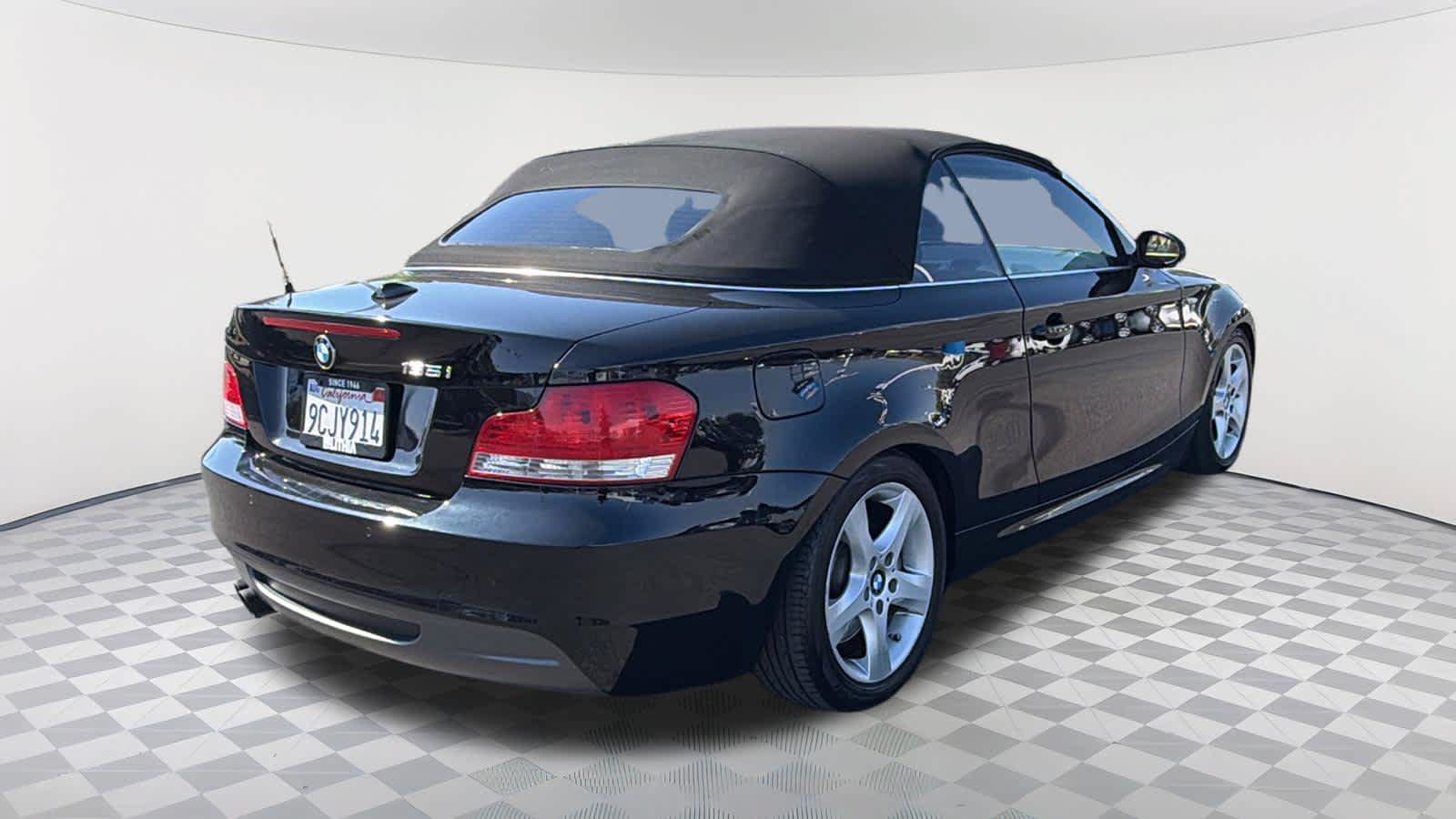 Used 2008 BMW 135i Convertible RWD image 5
