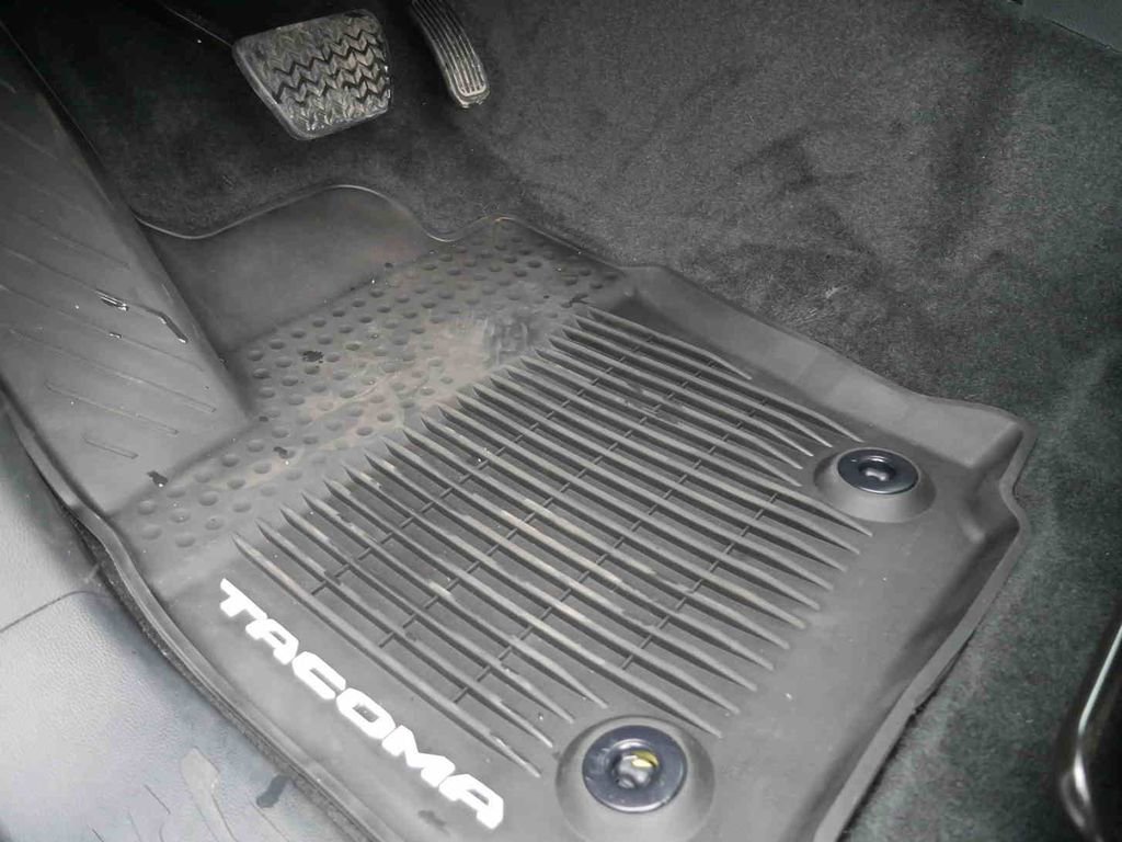 Used 2025 Toyota Tacoma SR5 image 28