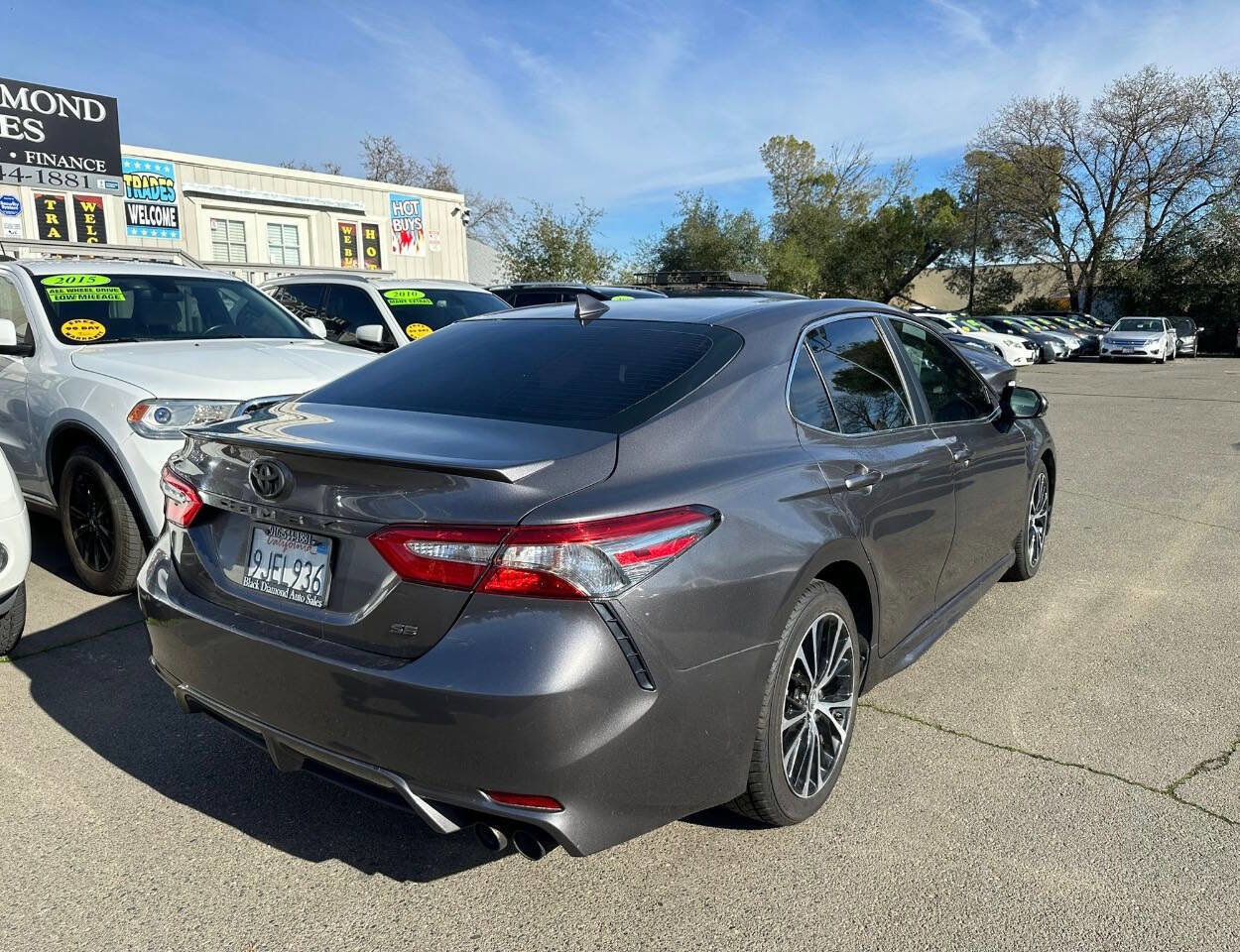 Used 2019 Toyota Camry SE w/ Convenience Package image 8