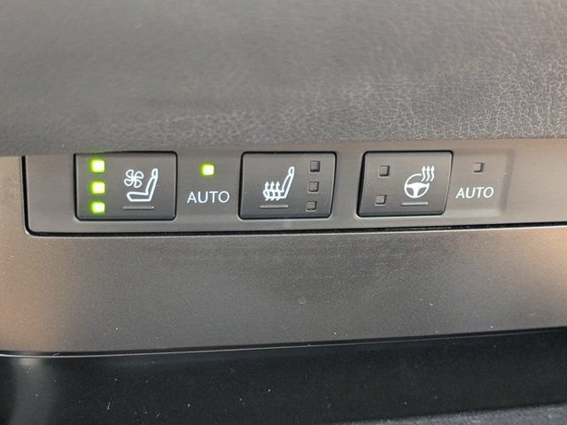 Used 2025 Lexus ES 300h w/ Premium Package FWD image 29