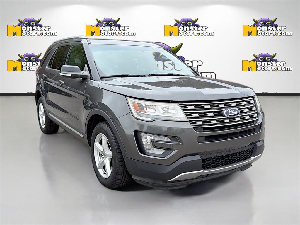 Used 2016 Ford Explorer XLT image 3