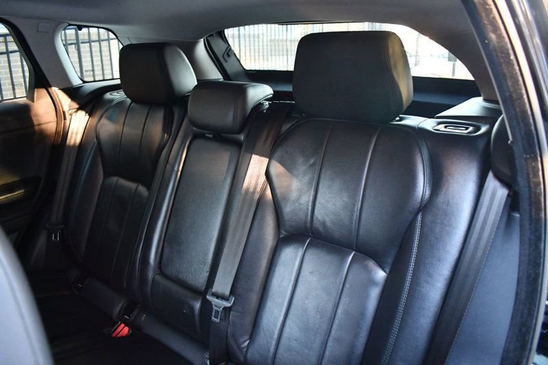 Used 2017 Land Rover Range Rover Evoque SE image 30